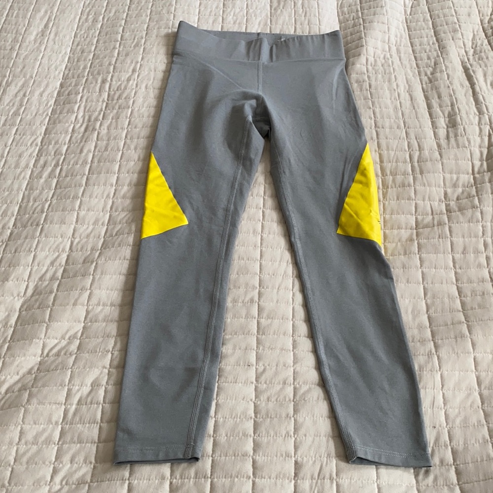 HEROINE SPORT cropped leggings M (fit like S )